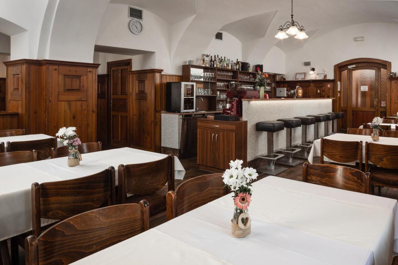 Villa Dino Mariánské Lázně Kültér fotó