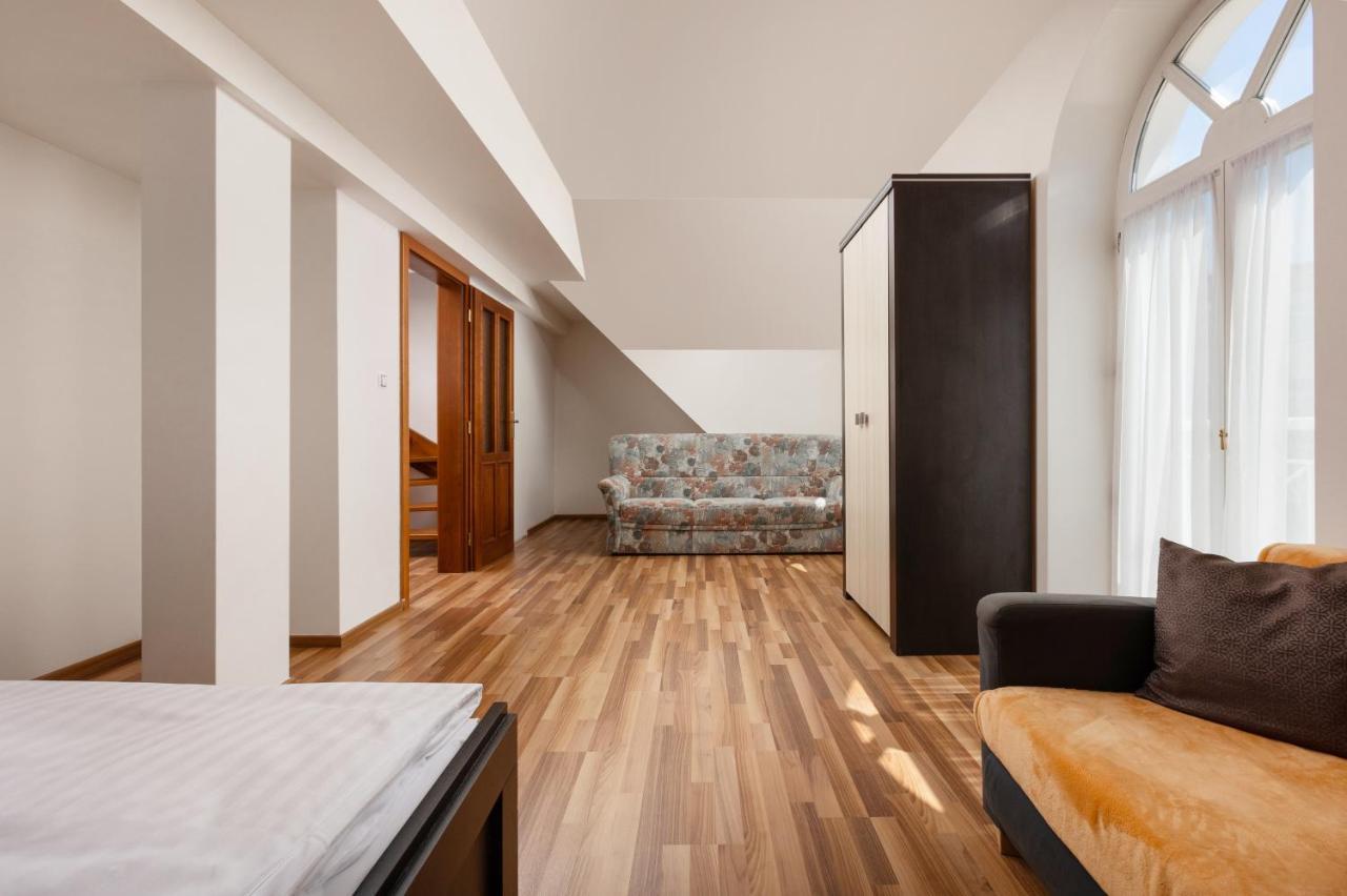 Villa Dino Mariánské Lázně Kültér fotó
