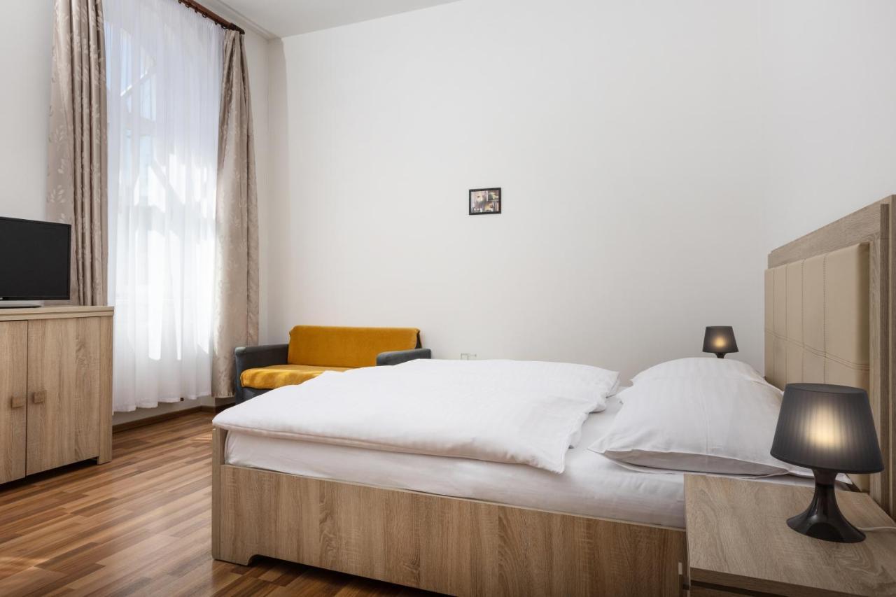 Villa Dino Mariánské Lázně Kültér fotó
