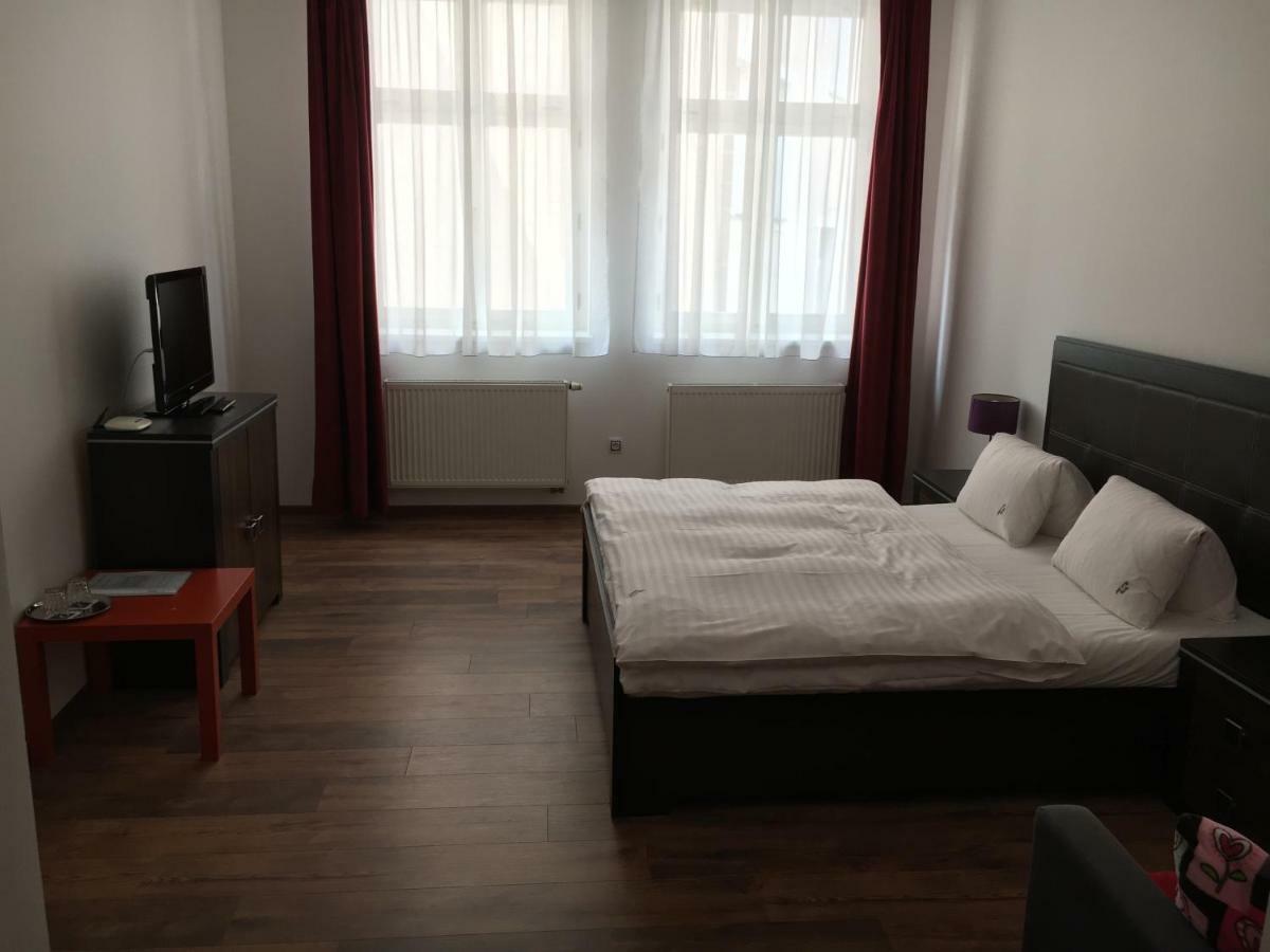 Villa Dino Mariánské Lázně Kültér fotó